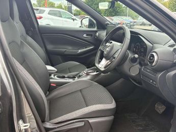 Nissan Juke 1.0 DiG-T N-Connecta 5dr DCT