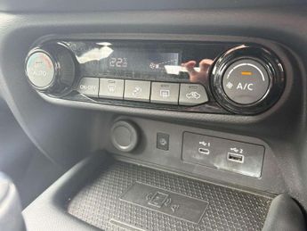 Nissan Juke 1.0 DiG-T N-Connecta 5dr DCT