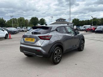 Nissan Juke 1.0 DiG-T N-Connecta 5dr DCT