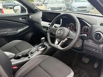Nissan Juke 1.0 DiG-T N-Connecta 5dr DCT