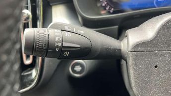 Volvo XC40 2.0 B3P Plus Dark 5dr Auto