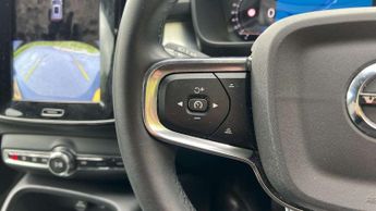 Volvo XC40 2.0 B3P Plus Dark 5dr Auto