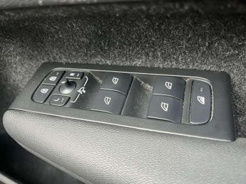 Volvo XC40 2.0 D3 R DESIGN 5dr Geartronic