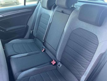 Volkswagen Golf 2.0 TDI R-Line 5dr DSG