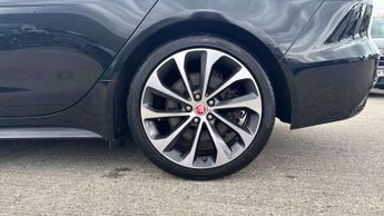 Jaguar XE 2.0 R-Dynamic HSE 4dr Auto