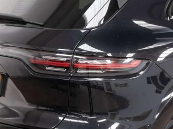 Porsche Cayenne E-Hybrid 5dr Tiptronic S