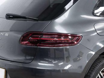 Porsche Macan Turbo 5dr PDK