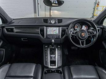 Porsche Macan Turbo 5dr PDK