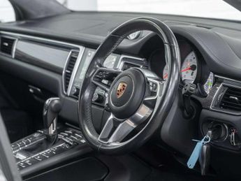 Porsche Macan Turbo 5dr PDK