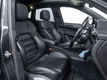 Porsche Macan Turbo 5dr PDK