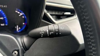 Toyota Corolla 2.0 VVT-i Hybrid Design 5dr CVT