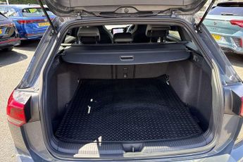 Volkswagen Golf 1.5 eTSI 150 R-Line 5dr DSG