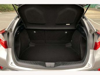 Toyota C-HR 1.8 Hybrid Design 5dr CVT