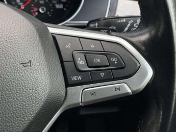 Volkswagen Passat 2.0 TDI EVO SCR SE Nav 5dr DSG
