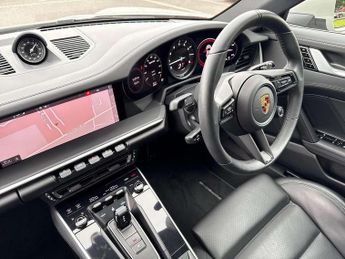Porsche 911 S 2dr PDK