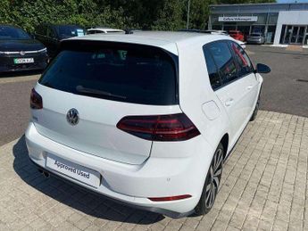 Volkswagen Golf 1.4 TSI GTE Advance 5dr DSG
