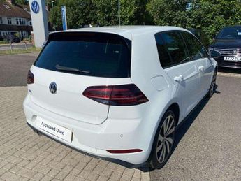Volkswagen Golf 1.4 TSI GTE Advance 5dr DSG