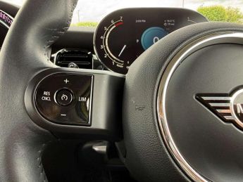 MINI Hatchback 1.5 Cooper Classic Premium 5dr Auto