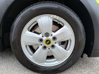 MINI Hatchback 1.5 Cooper Classic Premium 5dr Auto