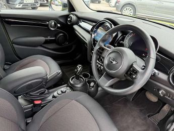 MINI Hatchback 1.5 Cooper Classic Premium 5dr Auto