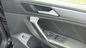 Volkswagen Tiguan 2.0 TSi 230 4Motion SEL 5dr DSG