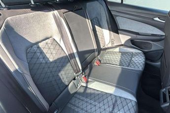 Volkswagen Golf 2.0 TDI 150 R-Line 5dr DSG