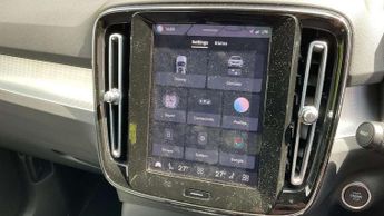 Volvo XC40 2.0 B3P Core 5dr Auto