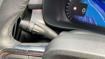 Volvo XC40 2.0 B3P Core 5dr Auto