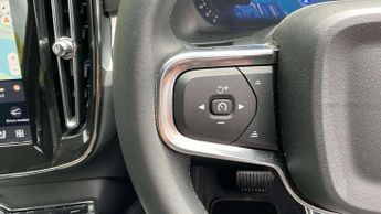 Volvo XC40 2.0 B4P Plus Dark 5dr Auto