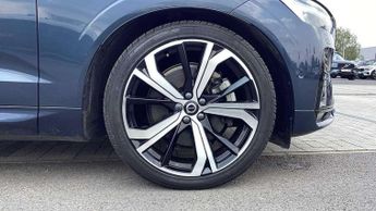 Volvo XC60 2.0 B5P Ultimate Dark 5dr AWD Geartronic