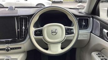 Volvo XC60 2.0 B5P Ultimate Dark 5dr AWD Geartronic