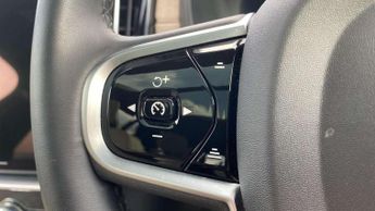 Volvo XC90 2.0 B5P Plus Dark 5dr AWD Geartronic