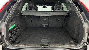 Volvo XC60 2.0 B4D R DESIGN 5dr AWD Geartronic