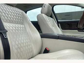 Jaguar XJ 3.0d V6 Portfolio 4dr Auto