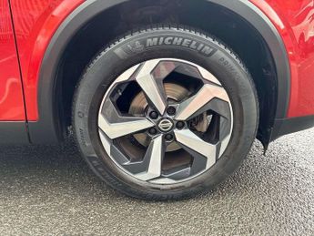 Nissan Qashqai 1.3 DiG-T MH 158 N-Connecta 5dr Xtronic