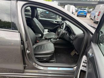 Ford Focus 1.0 EcoBoost Hybrid mHEV ST-Line X 5dr Auto