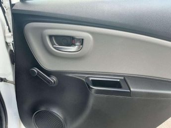 Toyota Yaris 1.5 Hybrid Icon Tech 5dr CVT