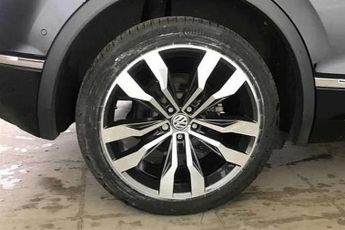 Volkswagen Tiguan 2.0 TSi 230 4Motion SEL 5dr DSG