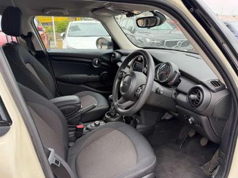 MINI Hatchback 1.5 Cooper Classic 5dr Auto