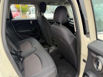 MINI Hatchback 1.5 Cooper Classic 5dr Auto