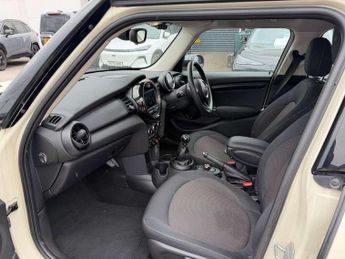 MINI Hatchback 1.5 Cooper Classic 5dr Auto