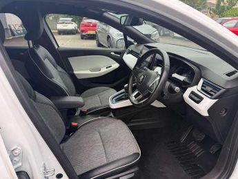 Renault Clio 1.6 E-TECH Hybrid 140 Launch Edition 5dr Auto