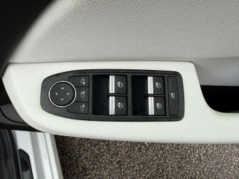 Renault Clio 1.6 E-TECH Hybrid 140 Launch Edition 5dr Auto