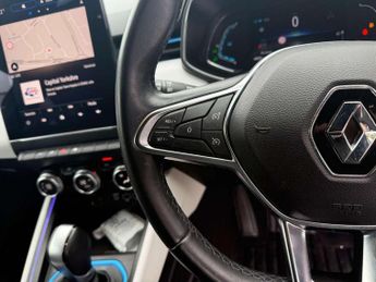 Renault Clio 1.6 E-TECH Hybrid 140 Launch Edition 5dr Auto