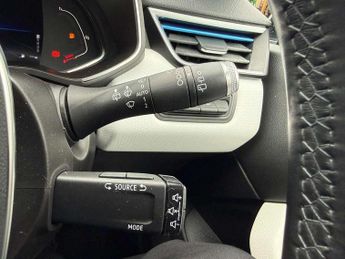 Renault Clio 1.6 E-TECH Hybrid 140 Launch Edition 5dr Auto