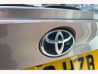Toyota C-HR 1.8 Hybrid Dynamic 5dr CVT