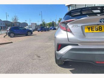 Toyota C-HR 1.8 Hybrid Dynamic 5dr CVT