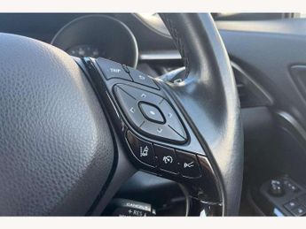 Toyota C-HR 1.8 Hybrid Dynamic 5dr CVT