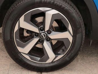 Nissan Qashqai 1.3 DiG-T MH 158 N-Connecta 5dr Xtronic