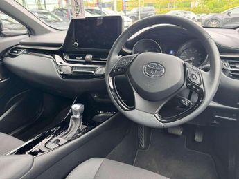 Toyota C-HR 1.8 Hybrid Design 5dr CVT